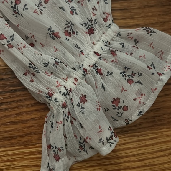 👚3/$20👚 Abercrombie & Fitch Off-the-Shoulder Crinkle Chiffon Floral Blouse - Picture 5 of 7